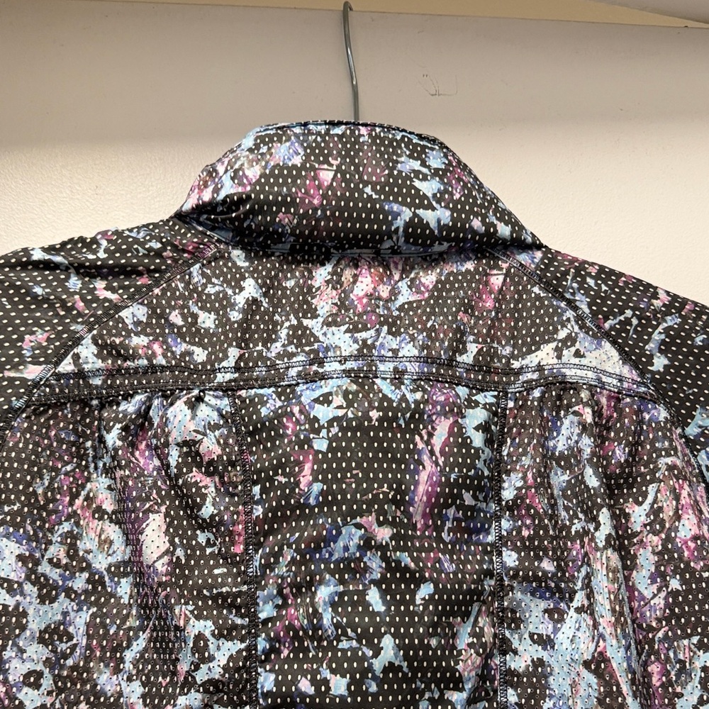 Lululemon back pack it jacket floral size 10 - Picture 8 of 13